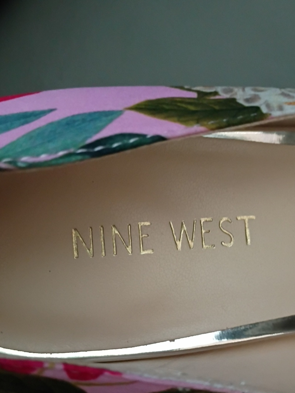 Nine West Ariella Kitten Heel Pumps (Sz. 9) - Picture 7 of 8